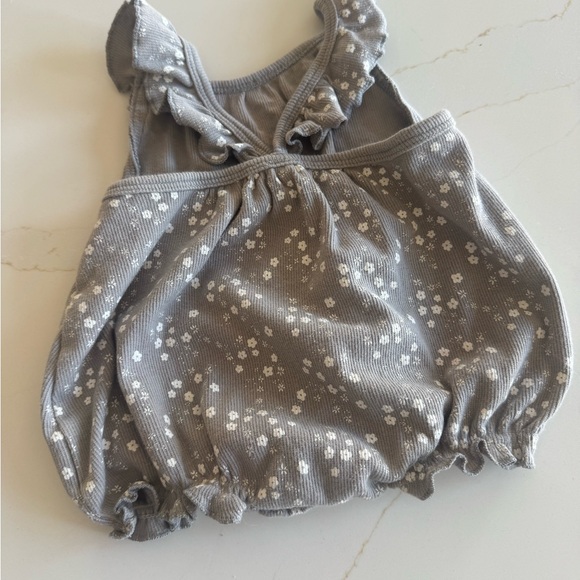 QUINCY MAE Ribbed Ruffle Romper - Fleur - Picture 4 of 7